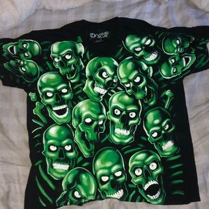 Green skull tee shirt